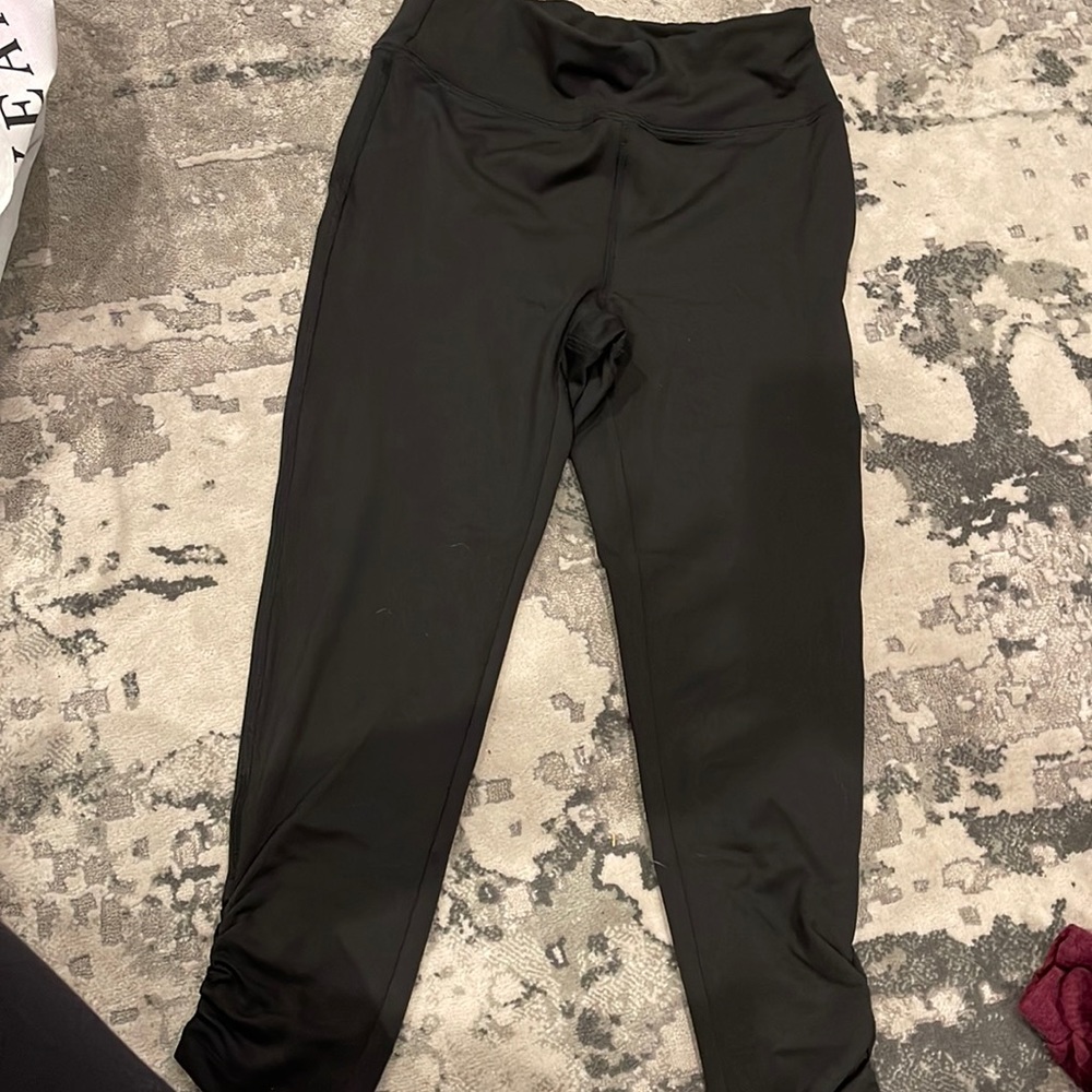 Black leggings